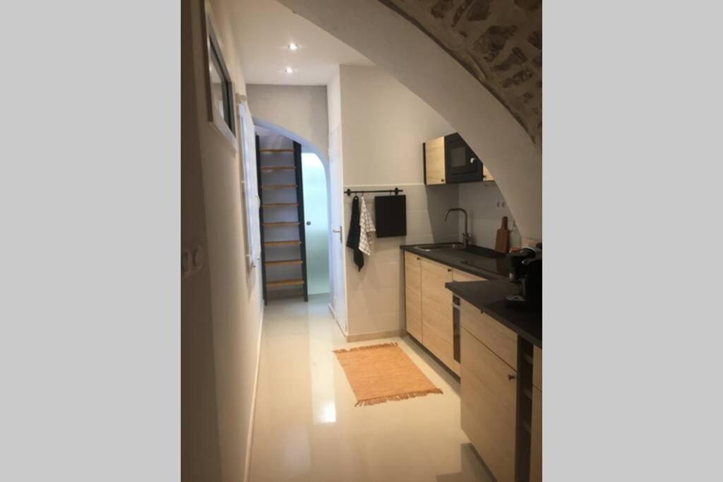 Apartament Studio Tout Equipe Marguerittes Zewnętrze zdjęcie